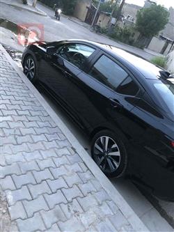 نيسان فيرسا